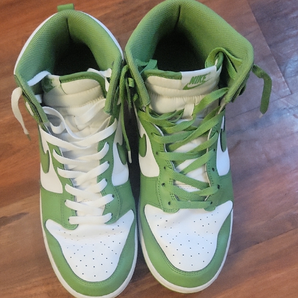 Nike Retro Green and White High-Top Sneakers